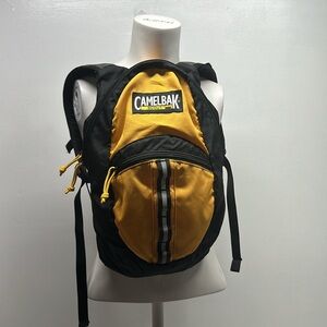Camelbak Scout Backpack Day Pack Hydration Bladder Youth Kids Yellow Black